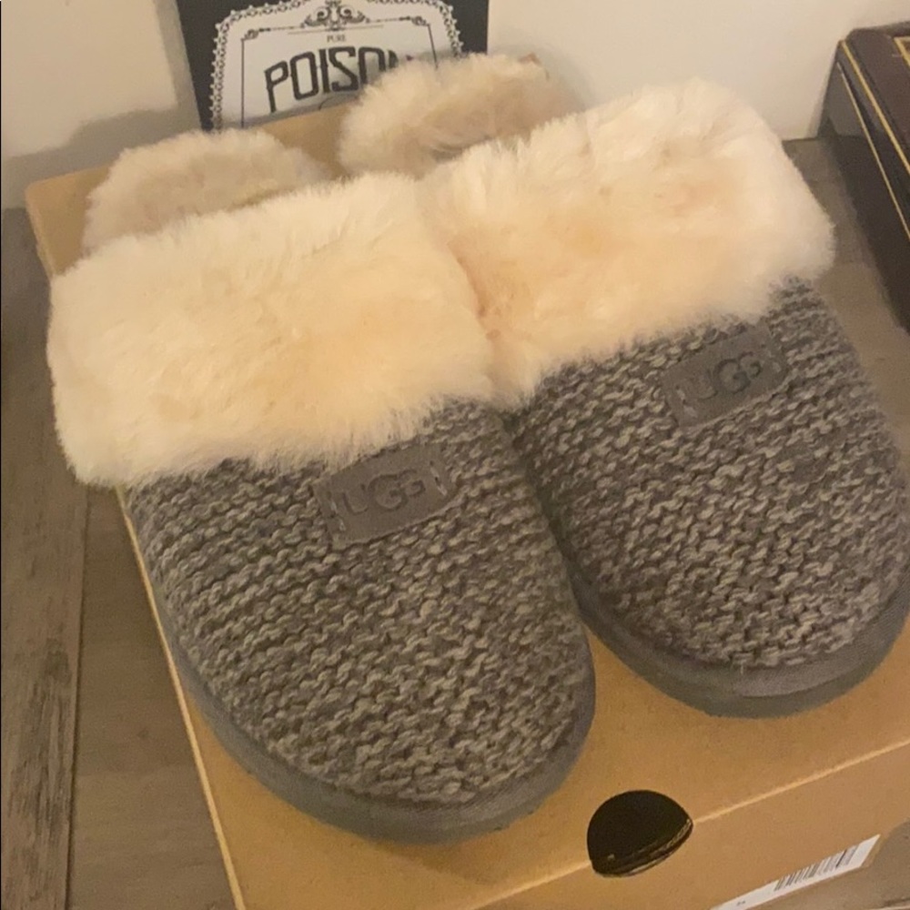 Ugg Slippers Size 7
